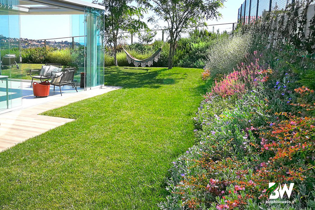 Scarpata-giardino-verticale_Biophillicwalls